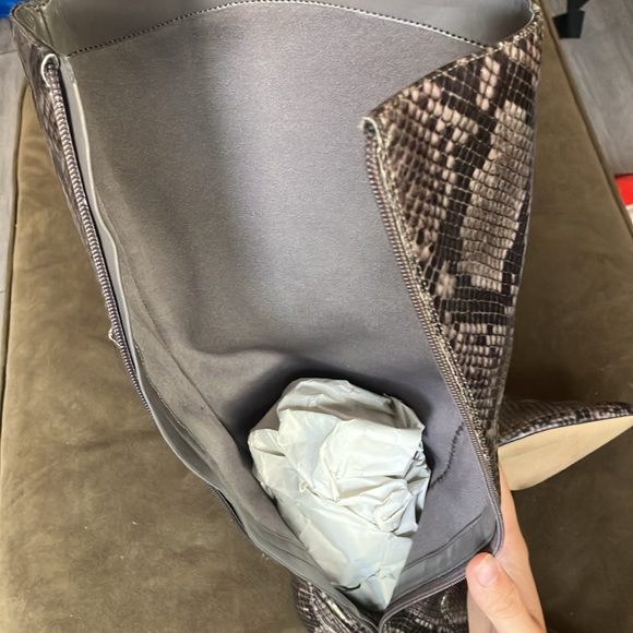 Mark Fisher woman’s snakeskin tall boots size 7 color gray & black lightly used - Picture 6 of 6